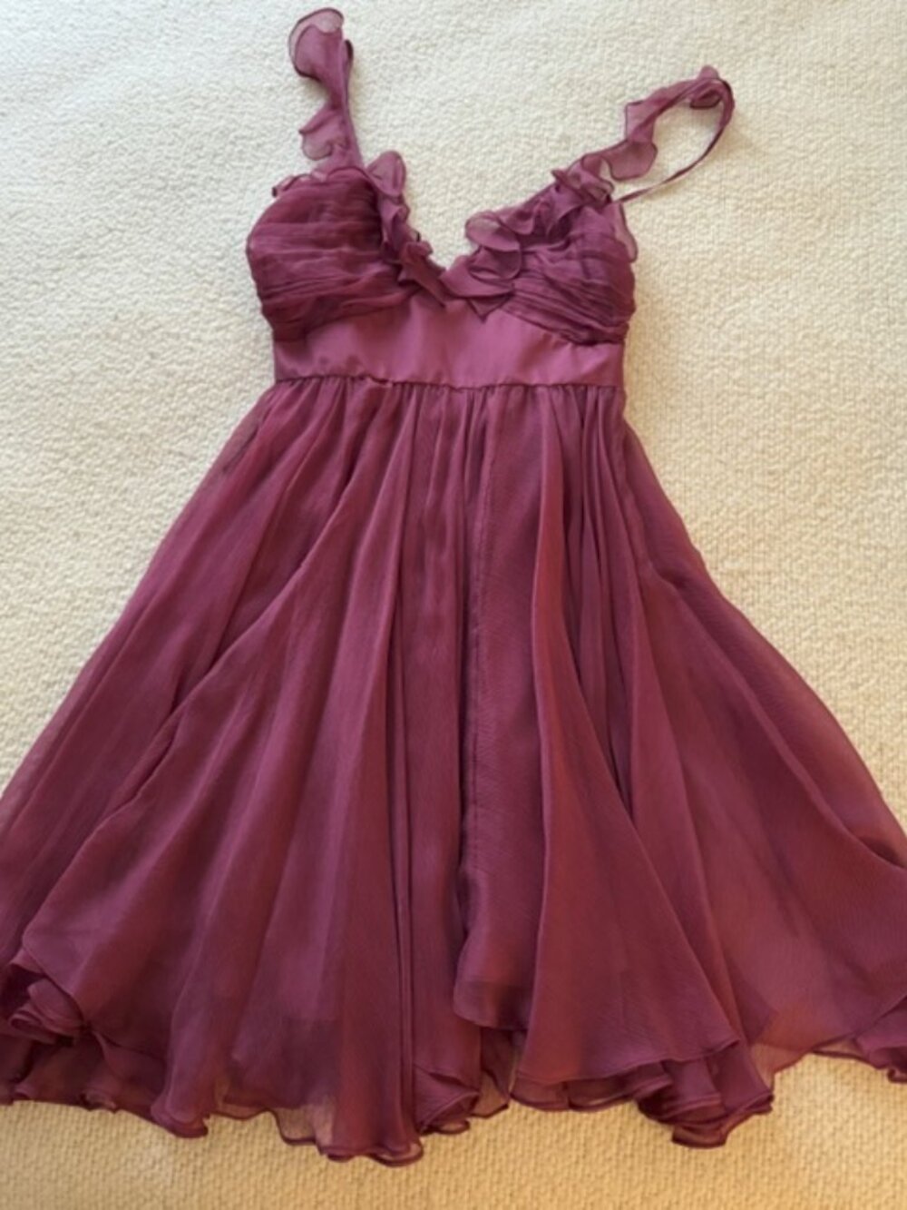 Arden B, 100% Silk Elegant Dress. Burgundy color, Size 0. New without Tags.